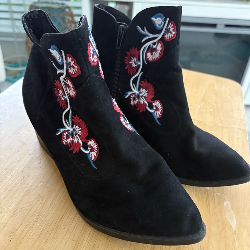 Floral Embroidered Black Ankle Booties